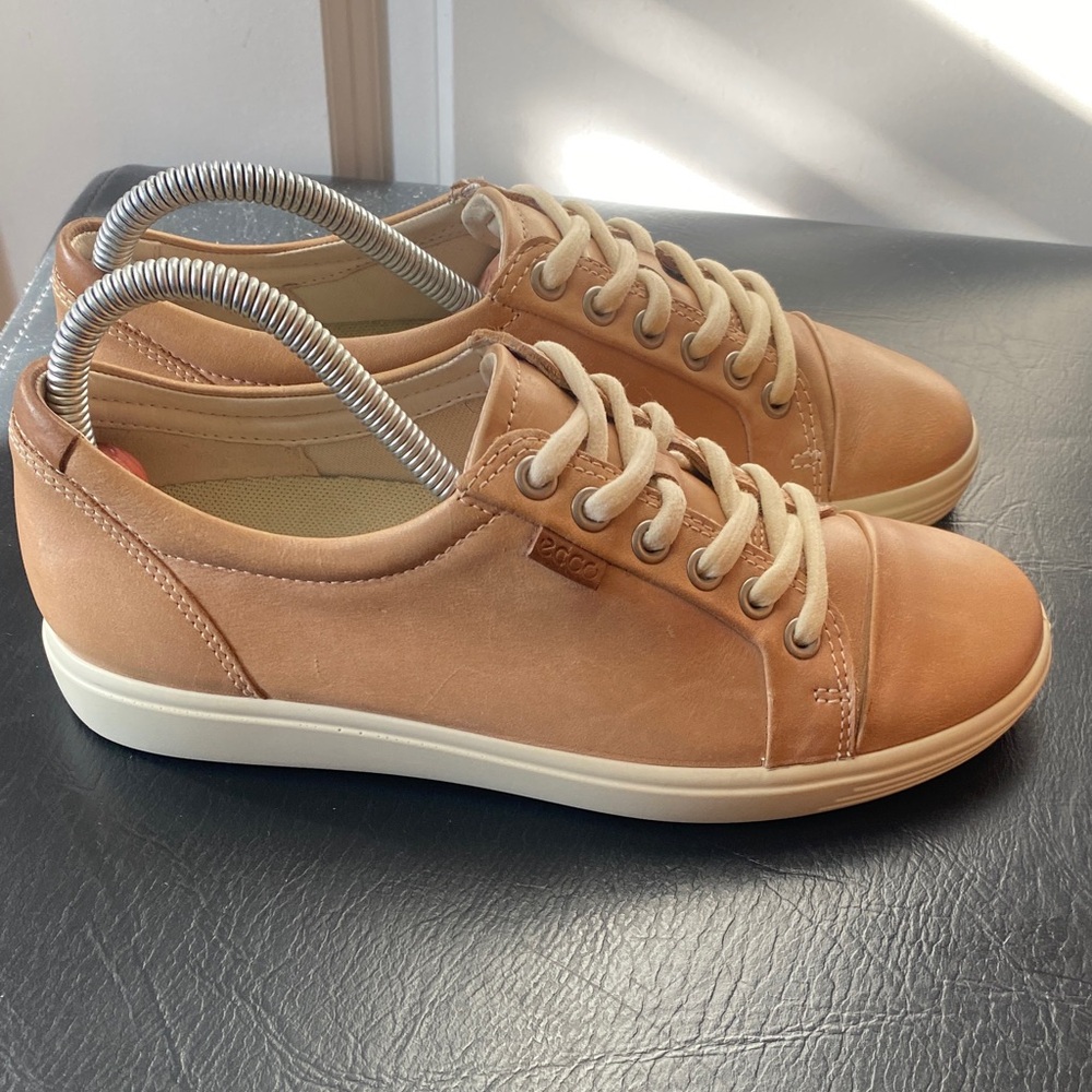 Women’s Ecco Light Brown Leather Casual Sneakers